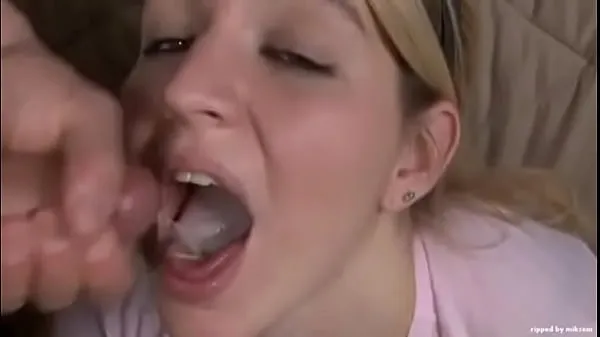 مقاطع فيديو ساخنة Enjoying the taste of sperm