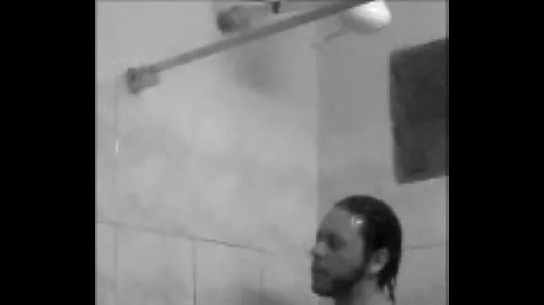 Paraguayan in the shower Video klip panas