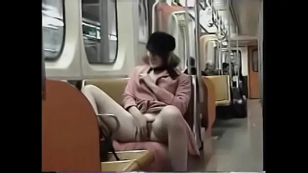 Populaire Train Masturbation clips Video's