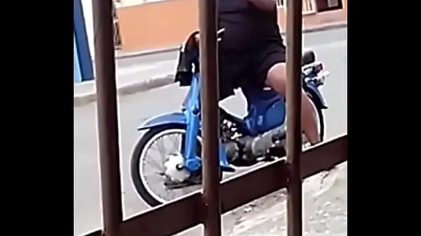 Video klip Dominicano se pajea en la calle panas