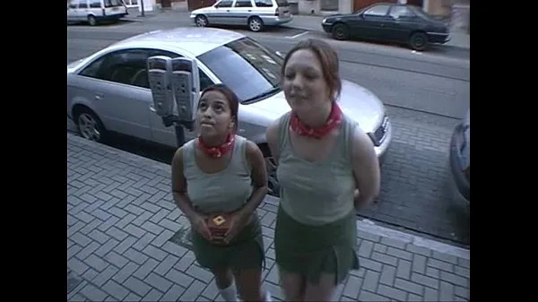 Populære Two girl scouts suck and fuck klipp videoer