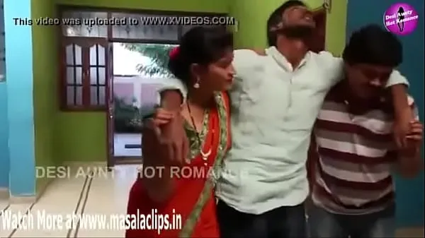 Vidéos Desi Aged Bhabhi Sexe avec un jeune homme clips populaires