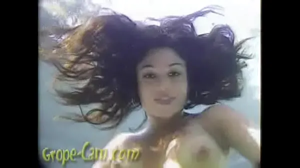 Καυτά Luccia Reyes in a wild topless underwater βίντεο κλιπ