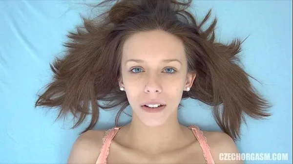 Kuumat Young Redhead Girl Real Masturbation leikkeet Videot