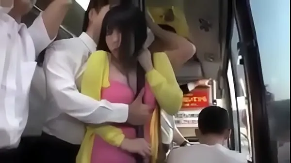 Populære young jap is seduced by old man in bus klipp videoer