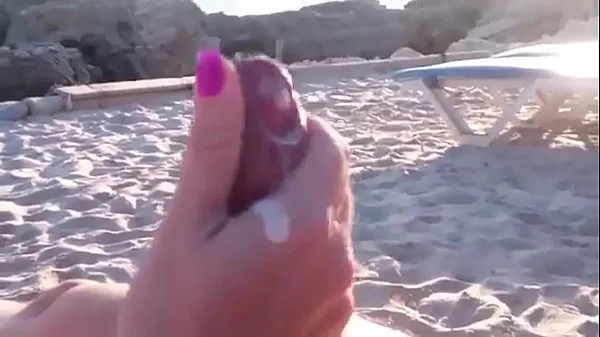 Handjob at beach clip hấp dẫn Video