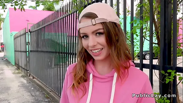 Vroči Teen and fucking in public posnetki Video posnetki