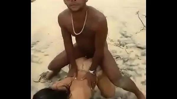 گرم Fucking on the beach کلپس ویڈیوز