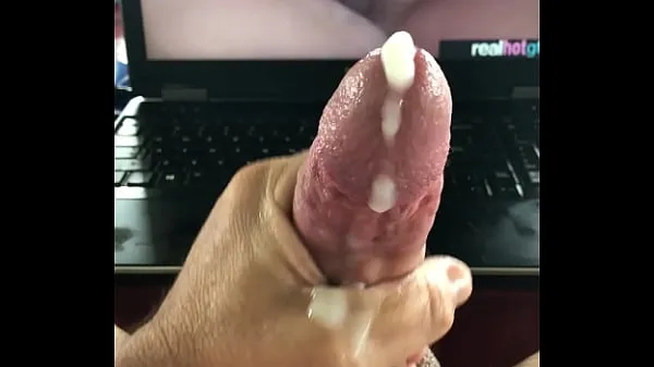 Vidéos Grosse bite masturbation avec énorme cumload en regardant porn clips populaires