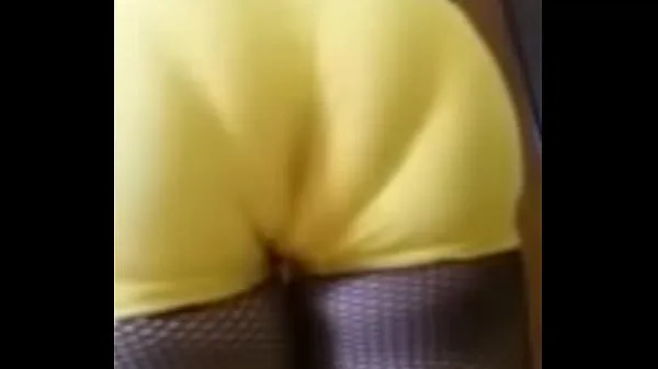 Heiße Lycra Shorts und Sohlen im PoClips-Videos