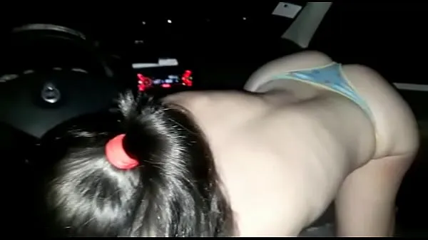 热门 Sucking her in the car 短片 视频