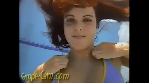 Vidéos Daisy aux gros seins à tâtons dans la piscine clips populaires