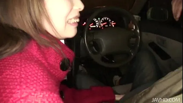 Horny Rinka steams up the windows in a car sucking a cock Video klip panas