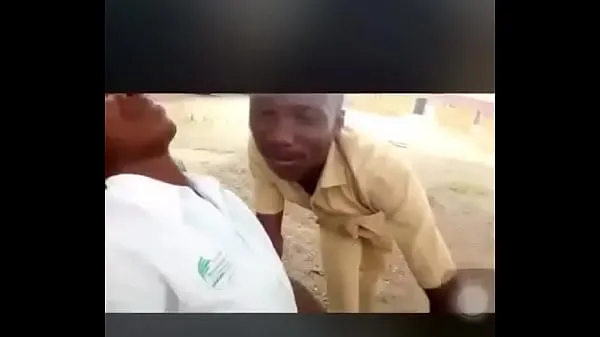 Vídeos de Besos en la escuela Abidjan clips calientes