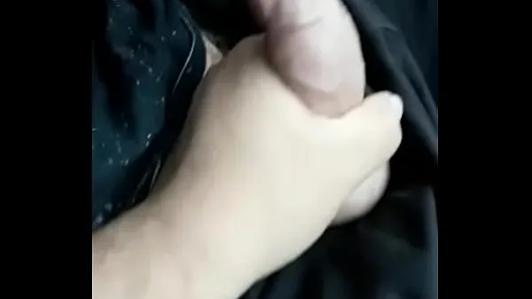 Kuumat Handjob in the car, Amateur couple first video leikkeet Videot