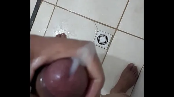 Vidéos Masturbating very tasty in the bath clips populaires