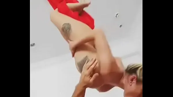 Heta Pool Girl sucking dick klipp Videor