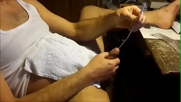 مقاطع فيديو ساخنة catheter insertion to empty and wash bladder