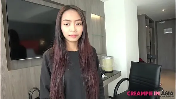 Petite young Thai girl fucked by big Japan guy Video klip panas