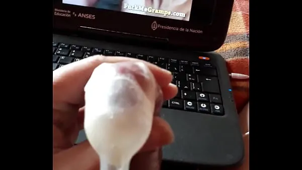 مقاطع فيديو ساخنة Cum in condom