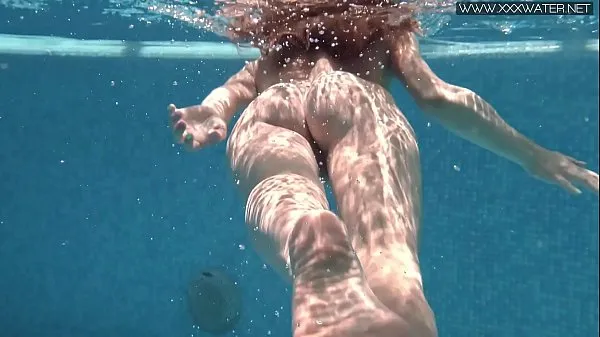Kuumat Nicole Pearl water fun naked leikkeet Videot