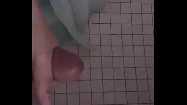 Populárne Cumming a lot in the shower klipy Videá