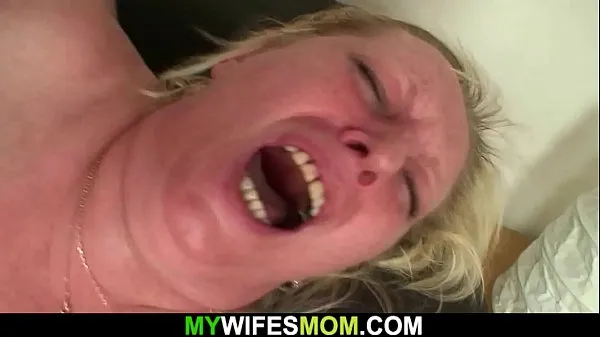 مقاطع فيديو ساخنة Big tits granny lures him into cheating sex