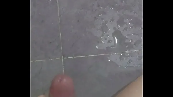 Vroči Masturbating in the shower posnetki Video posnetki