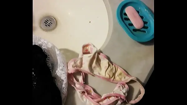 My sister-in-law's thongs Video klip panas