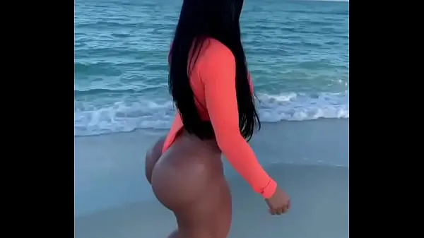 Hot HUGE ASS LATINA WALKING ON THE BEACH clips Videos