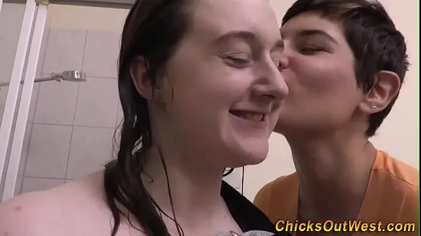 Hotte Hairy lesbian gets pussy fingered klip videoer