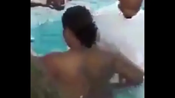 مقاطع فيديو ساخنة Pastor suck and fuck in a pool