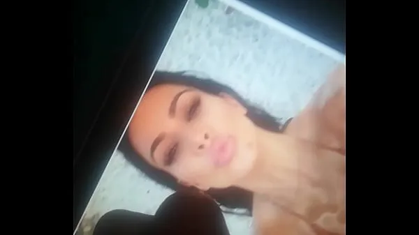 Vídeos de Cum tributo a kim kardashian clips calientes