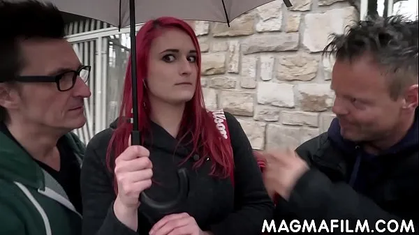 گرم Redhead amateur slut gets her first DP کلپس ویڈیوز