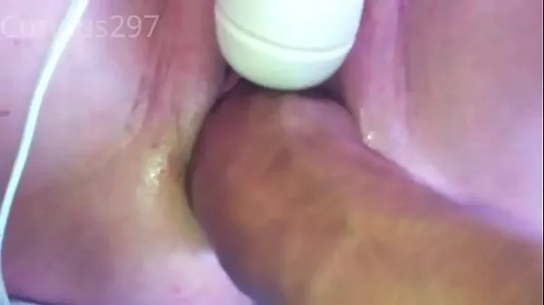 Vidéos 30 minutes d'explosions orgasmiques giclées multiples non stop, jouet au fond de la chatte, clitoris jouent avec des orgasmes profonds. Écoutez son gémissement alors qu'elle jouit profondément avec des contractions palpitantes de la chatte clips populaires