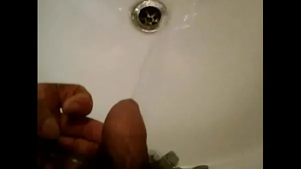 Video klip Peeing in the sink panas