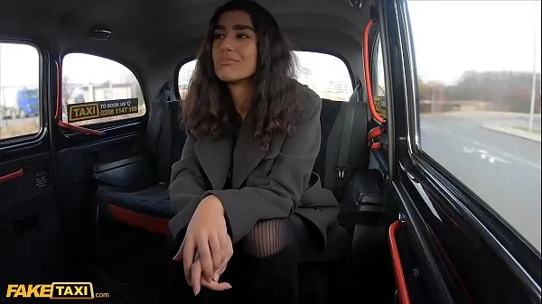 مقاطع فيديو ساخنة Fake Taxi Asian babe gets her tights ripped and pussy fucked by Italian cabbie