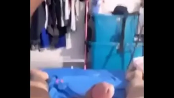 Vidéos Suis frère aîné pour attirer la chatte dans la chambre clips populaires