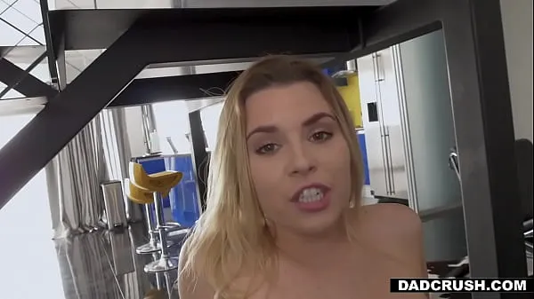 Blonde teen Aubrey Sinclair wants stepdad's cock clip hấp dẫn Video