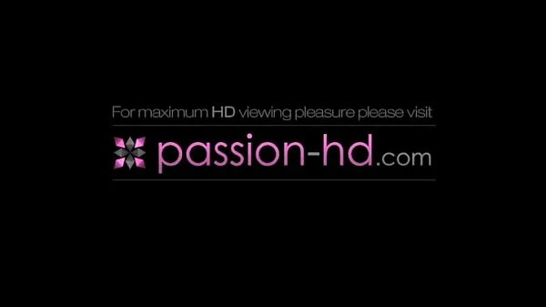 Vídeos Passion-HD jovem misto a três populares