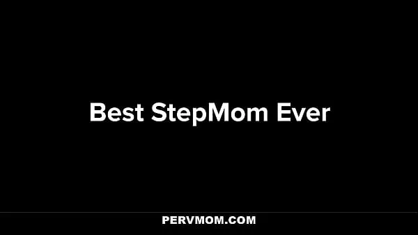 Stepmom Desiree Dulce got stucked under the bed and fucked by her pervy stepson clip hấp dẫn Video