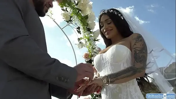 Populárne Ts bride Eva Maxim barebacked by a guy klipy Videá