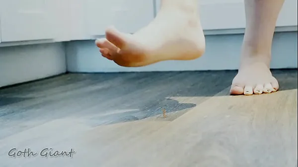 Hot giantess foot crush clips Videos