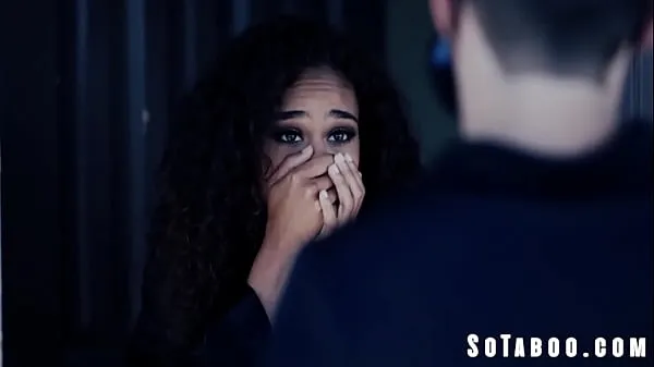 Sıcak Loyal Ebony Wife Does The Unthinkiable During Lockdown - Scarlit Scandal klip Videolar