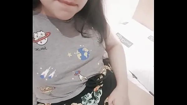 Populaire Cute petite girl records a video masturbating - Hana Lily clips Video's