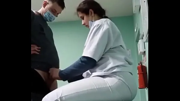 Hotte Nurse giving to married guy klip videoer
