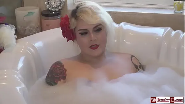 Trans stepmom Isabella Sorrenti anal fucks stepson Video klip panas