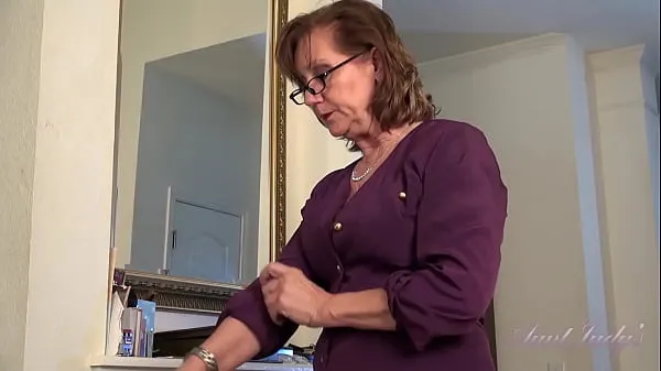 Vídeos Tia Judys - 60 anos ruiva do Texas GILF Marie é sua nova secretária populares