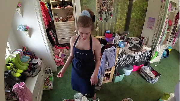 Heta Mesmerized Little Maid klipp Videor