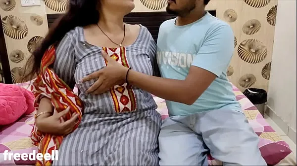 ยอดนิยม Dost ki Maa Chod di. Hindi XXX video คลิปวิดีโอ